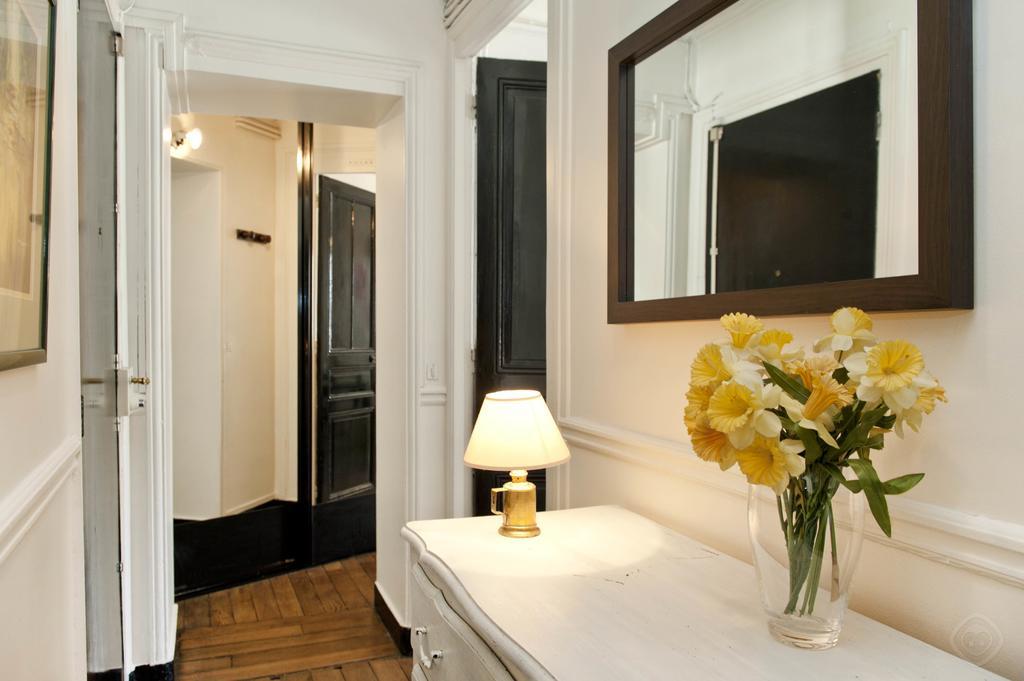 Classy St. Germain Apartment Paris Zimmer foto
