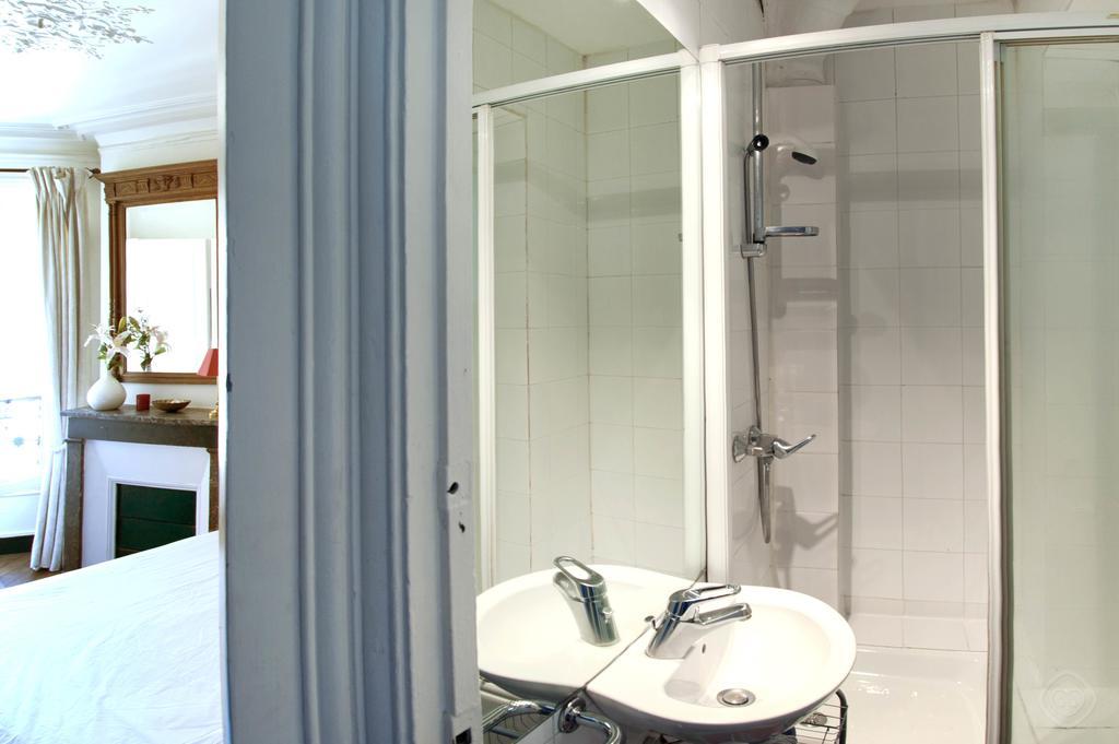 Classy St. Germain Apartment Paris Zimmer foto