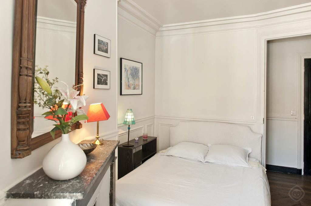 Classy St. Germain Apartment Paris Zimmer foto