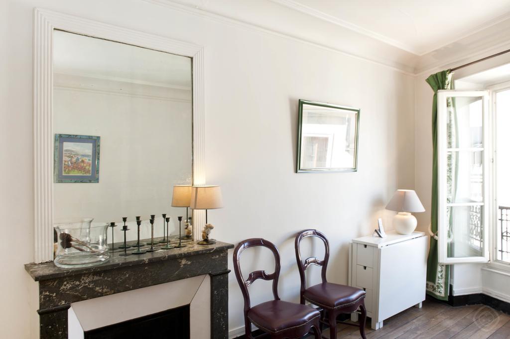 Classy St. Germain Apartment Paris Zimmer foto